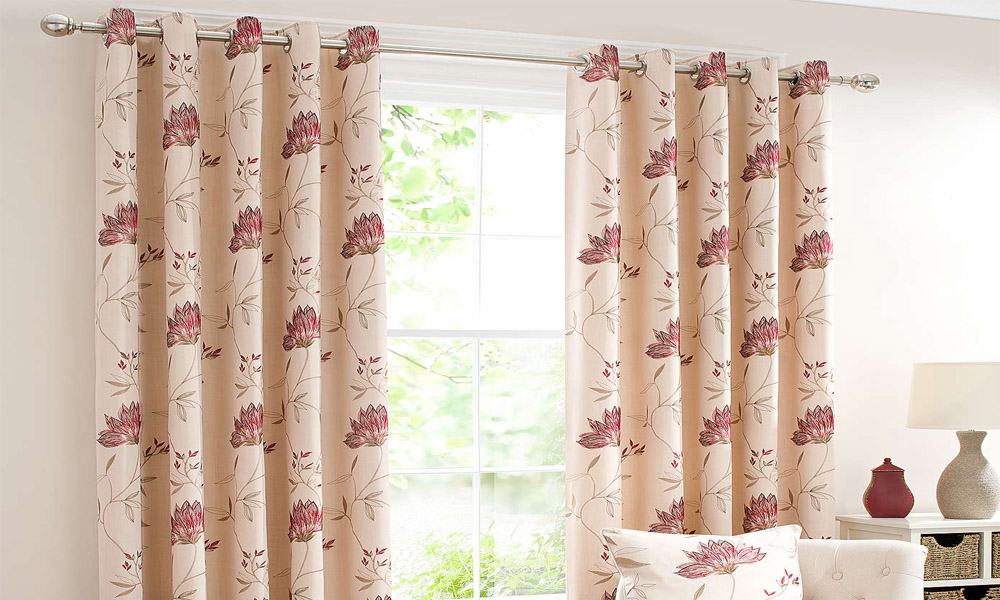 How To Hang Eyelet Curtains?