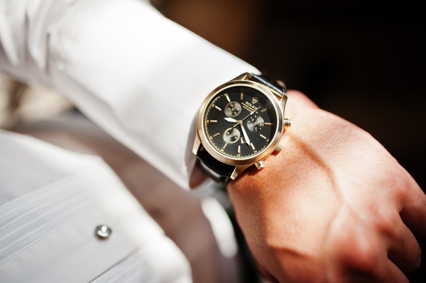 6 Best Ways to Style Yourself With a Luxury Watch