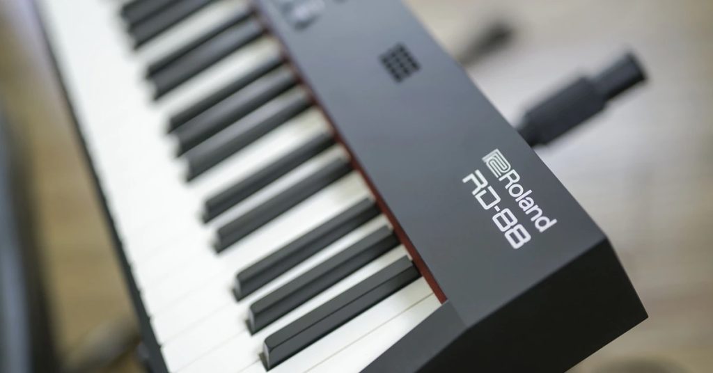 Tech Time for Online Piano: Choosing the Right Keyboard and Software